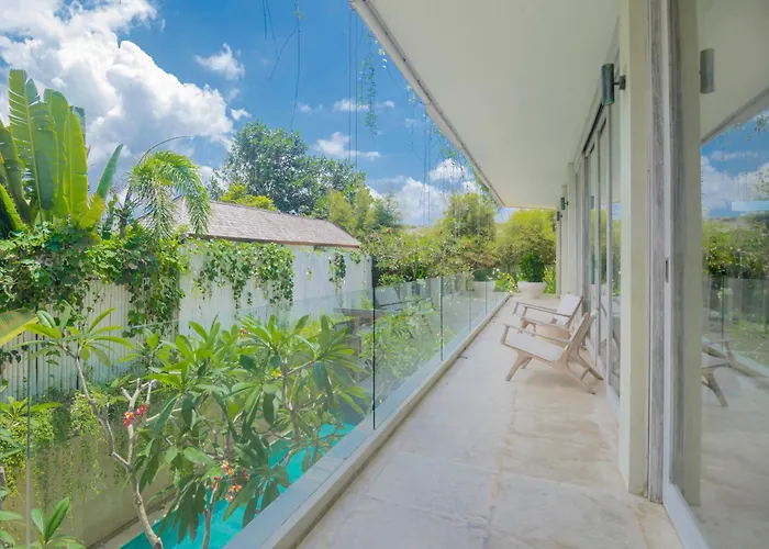 Villa Bali Canggu Luxury Beachfront Villa *