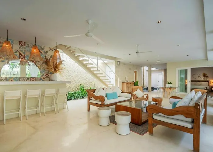 Bali Canggu Luxury Beachfront Villa *