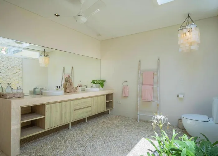 Bali Canggu Luxury Beachfront Villa Canggu